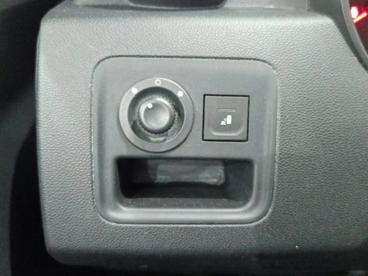 Dacia Duster usata a Catania (19)