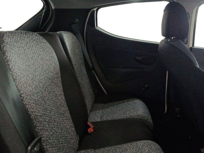 Lancia Ypsilon usata a Catania (11)