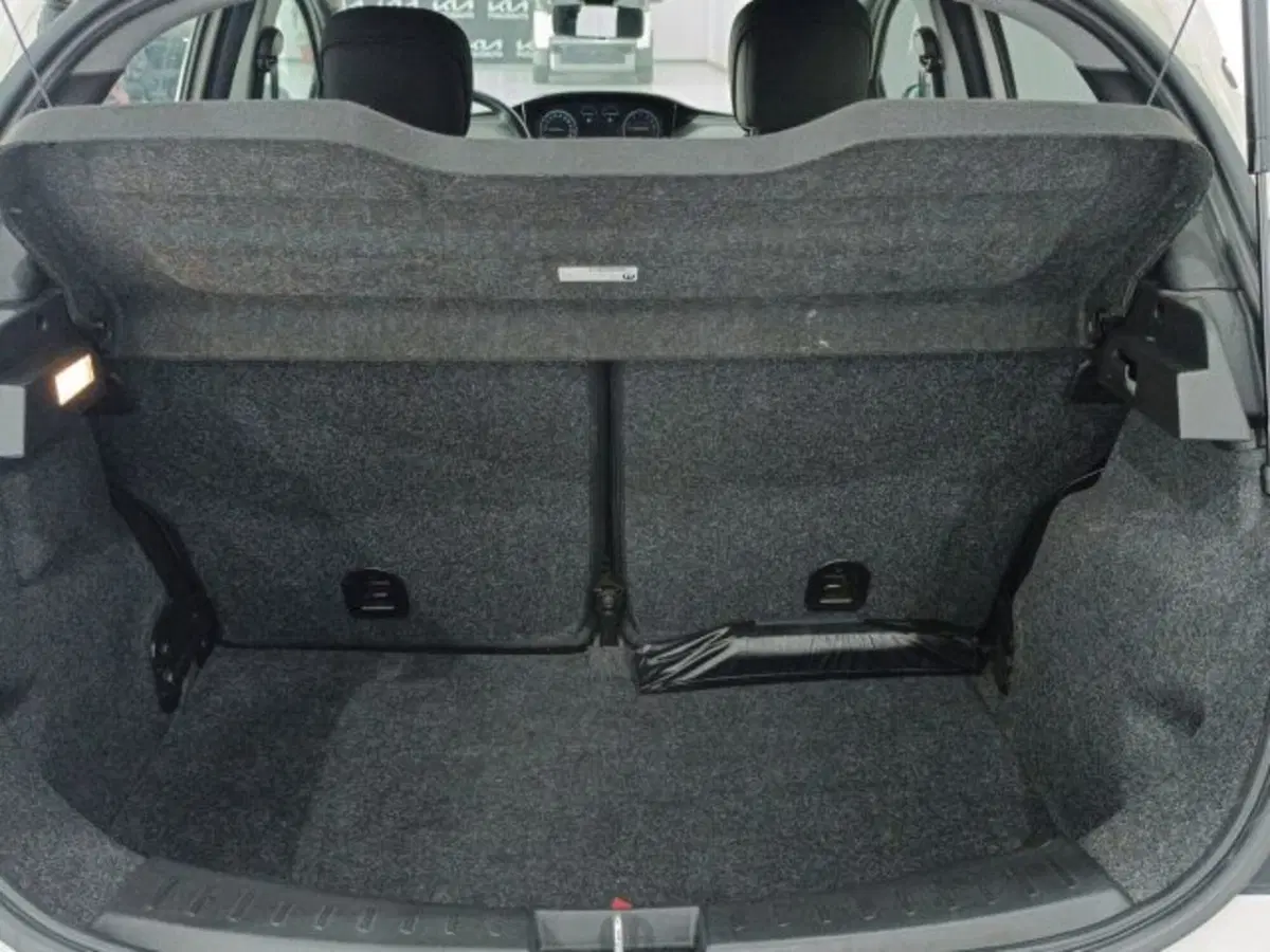 Lancia Ypsilon usata a Catania (12)