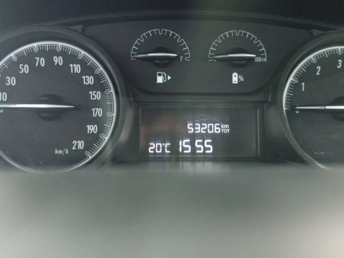 Lancia Ypsilon usata a Catania (15)