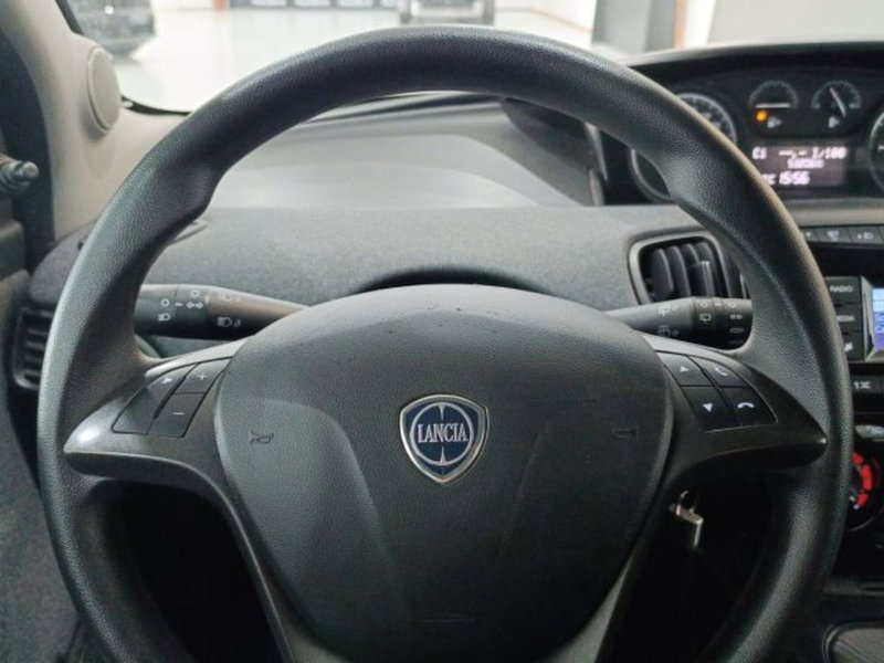 Lancia Ypsilon usata a Catania (17)