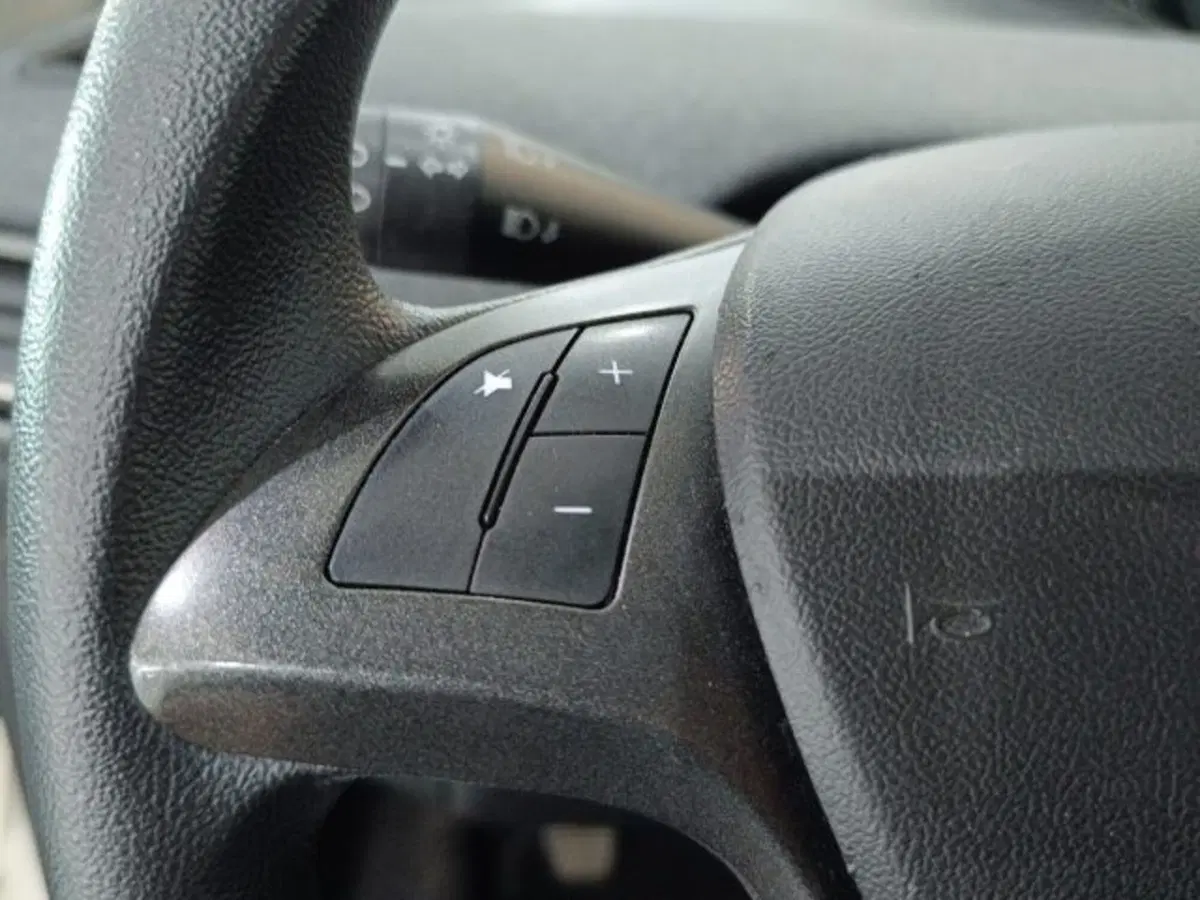 Lancia Ypsilon usata a Catania (18)