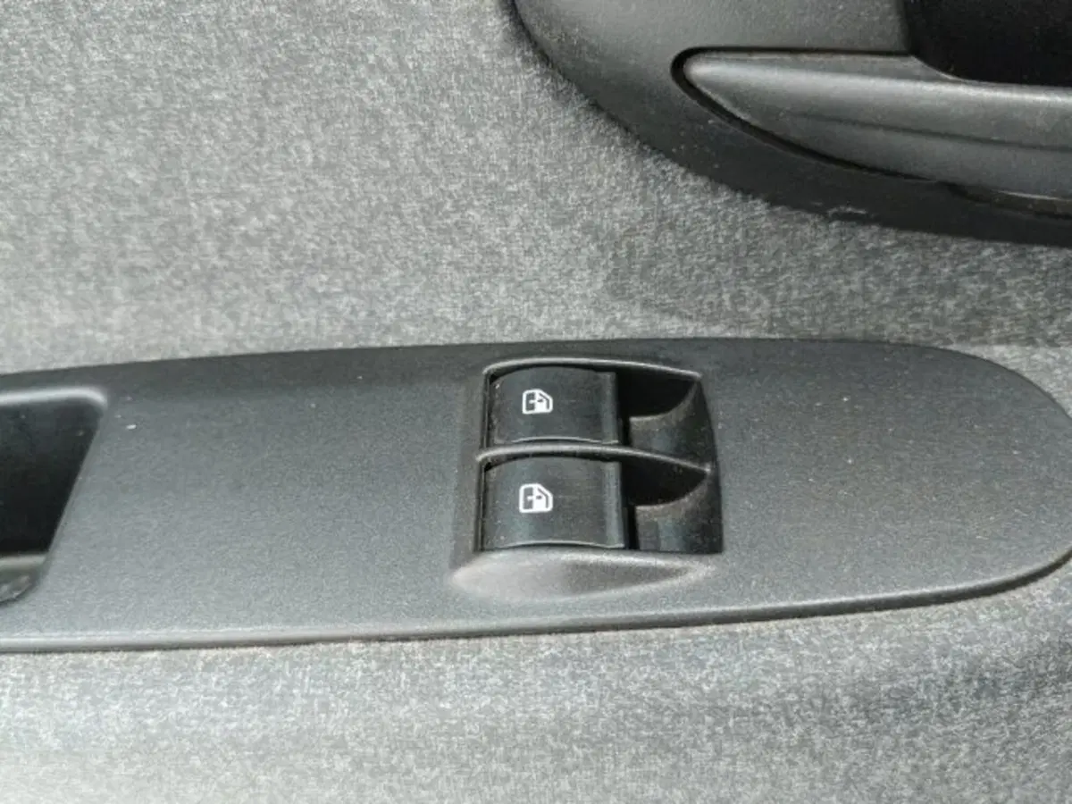 Lancia Ypsilon usata a Catania (19)