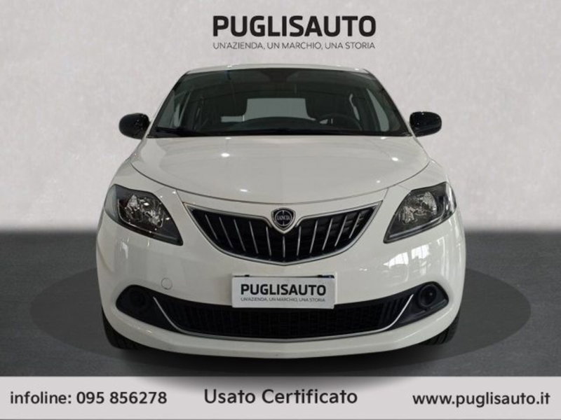 Lancia Ypsilon usata a Catania (2)
