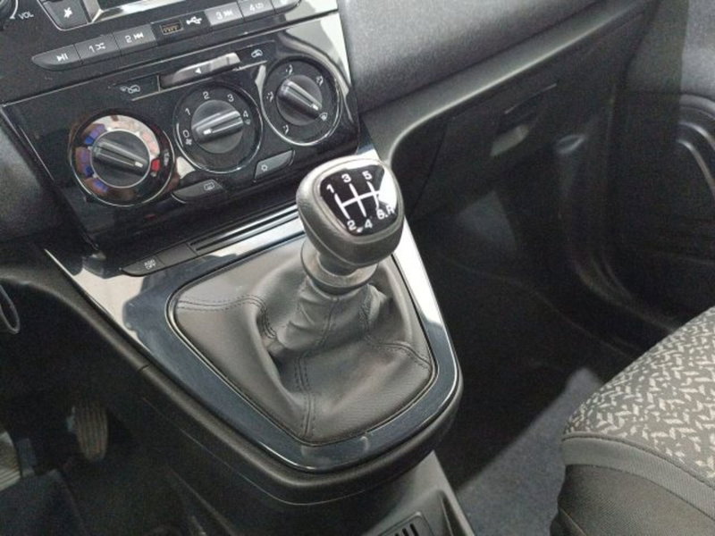 Lancia Ypsilon usata a Catania (8)