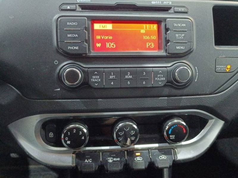 Kia Rio usata a Catania (16)