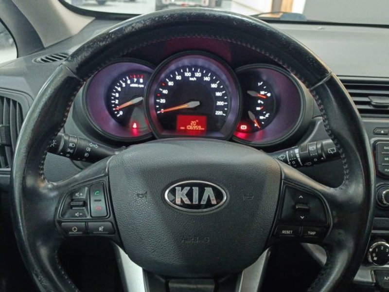 Kia Rio usata a Catania (17)