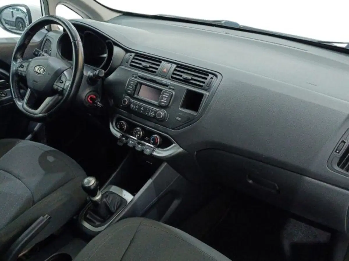 Kia Rio usata a Catania (9)