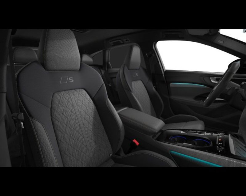 Audi A4 Avant nuova a Treviso (8)