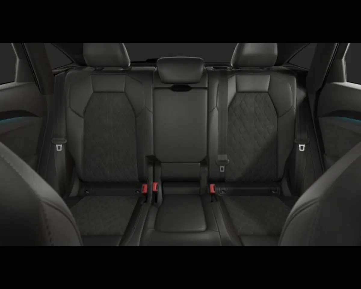 Audi Q5 Sportback nuova a Treviso (9)