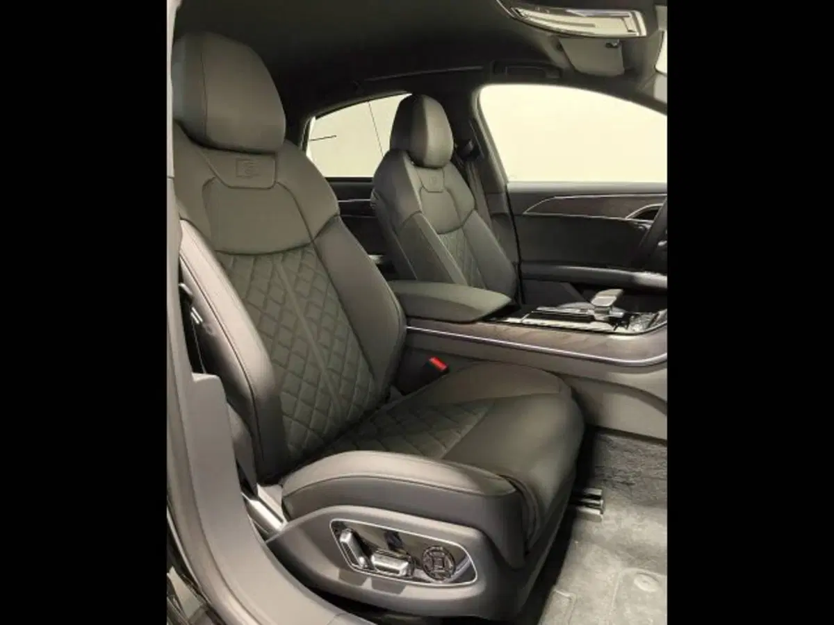 Audi A8 usata a Treviso (14)