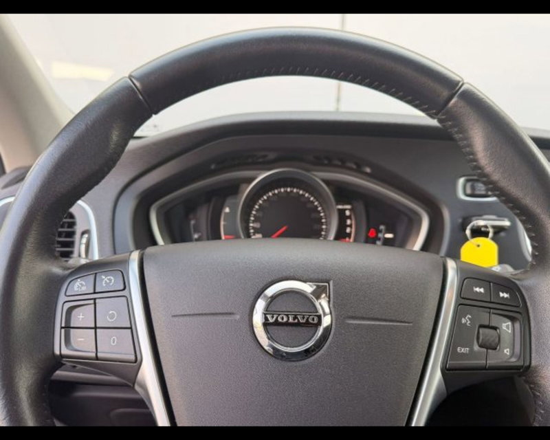 Volvo V40 Cross Country usata a Treviso (9)