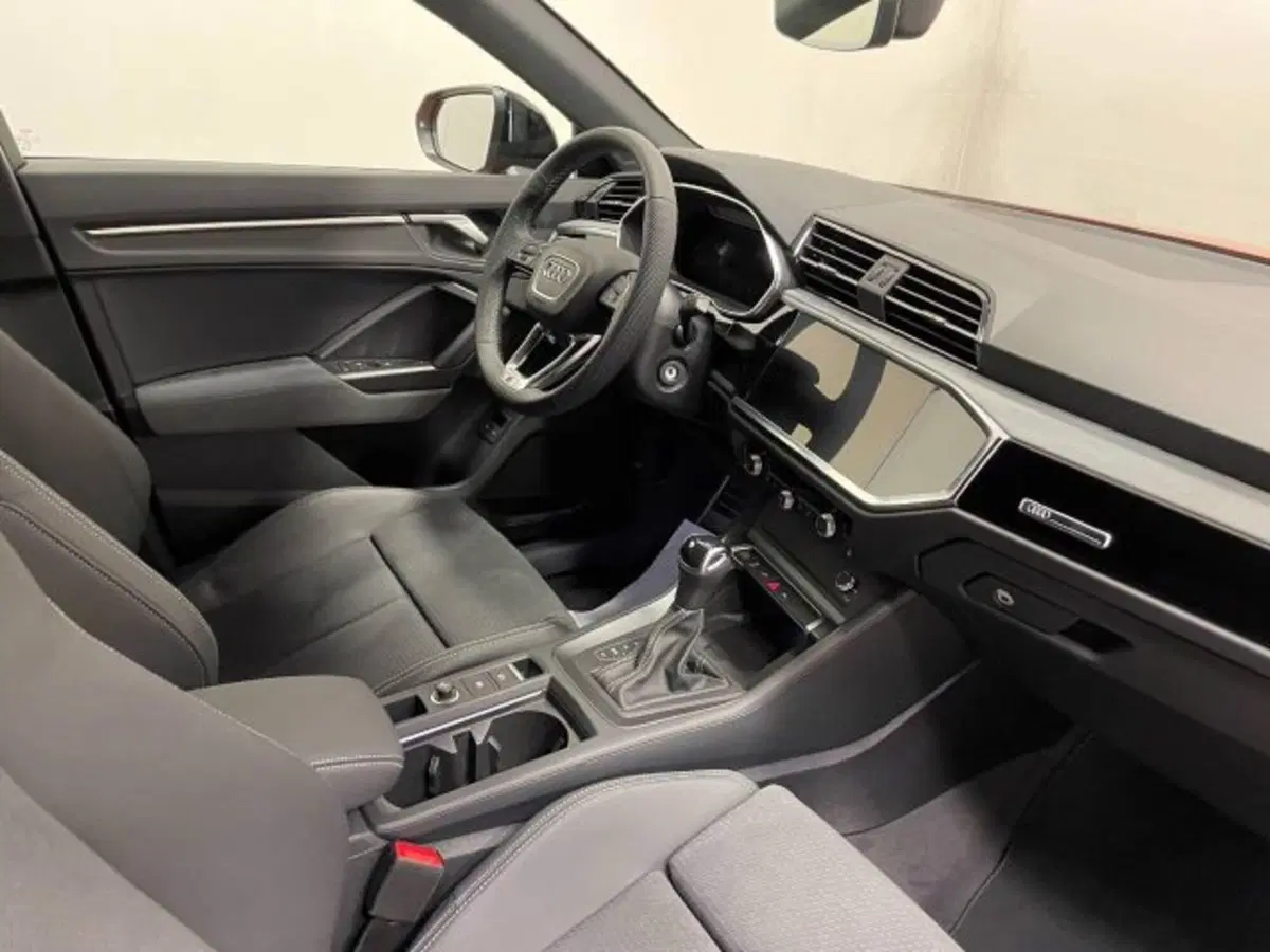 Audi Q3 Sportback nuova a Treviso (5)