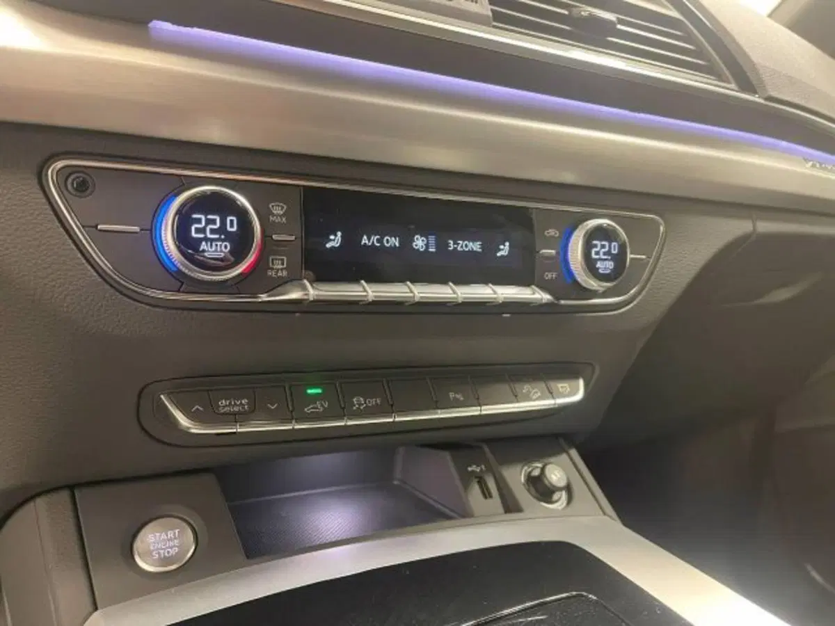 Audi Q5 Sportback nuova a Treviso (7)