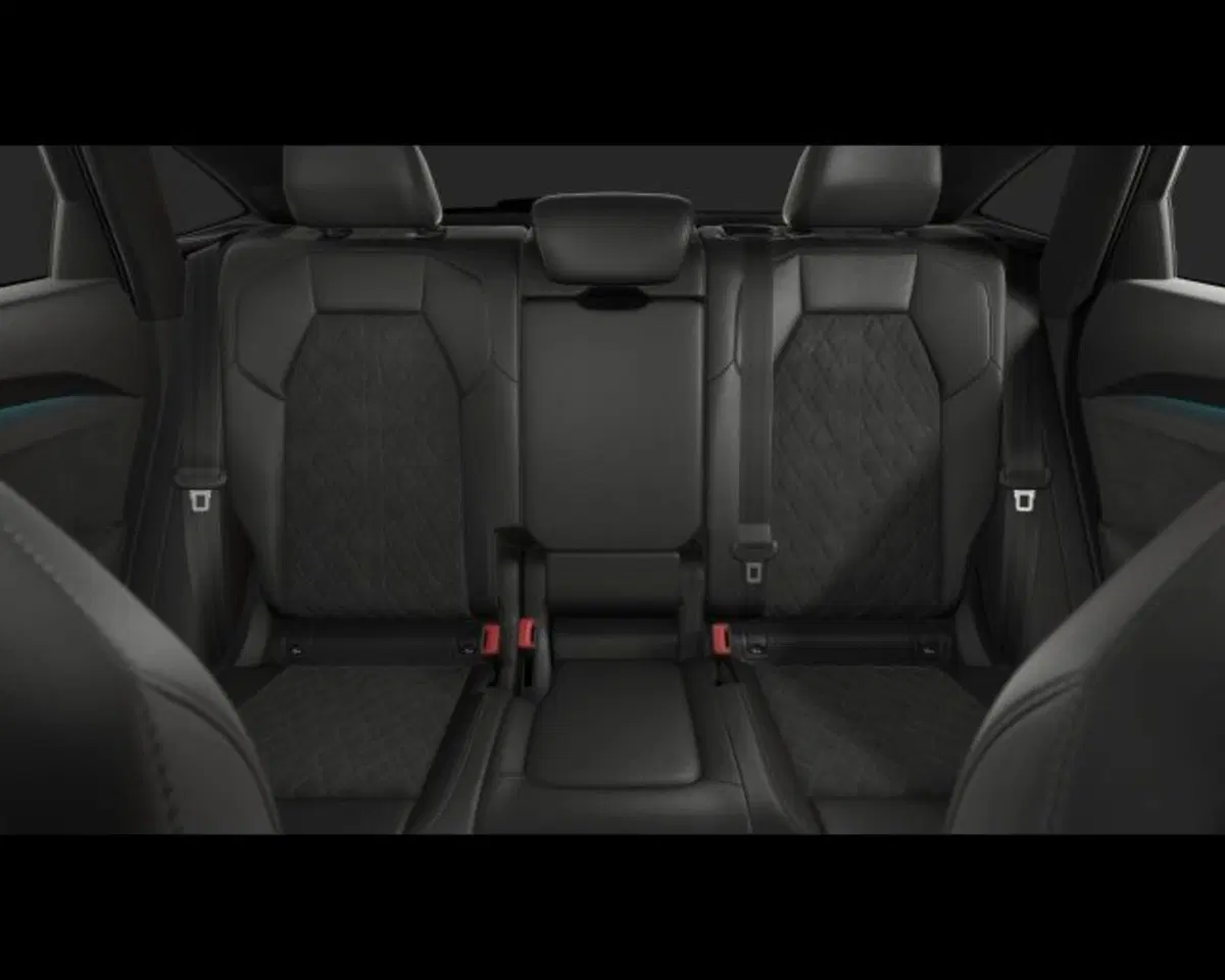 Audi Q5 Sportback nuova a Treviso (9)