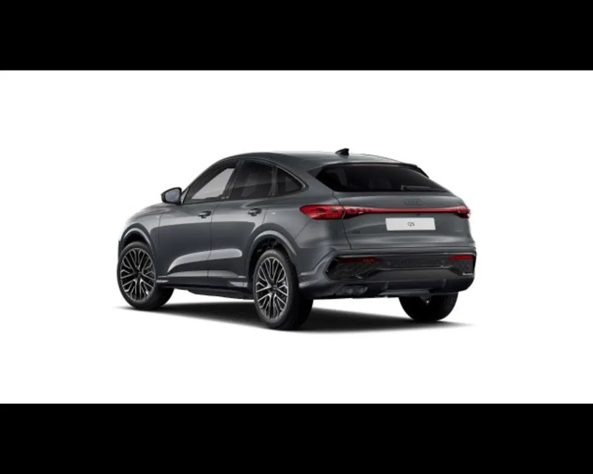 Audi Q5 Sportback nuova a Treviso (4)