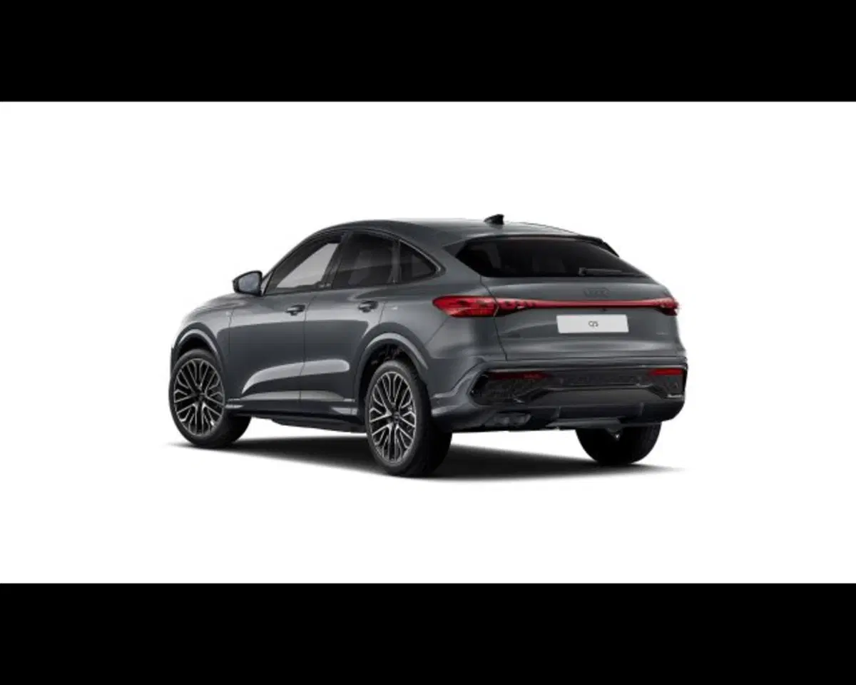 Audi Q5 Sportback nuova a Treviso (4)