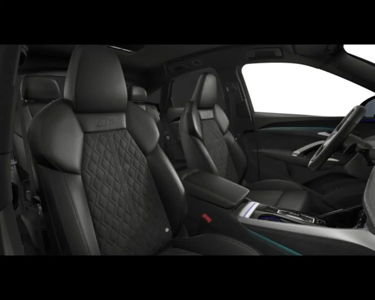 Audi Q5 Sportback nuova a Treviso (7)