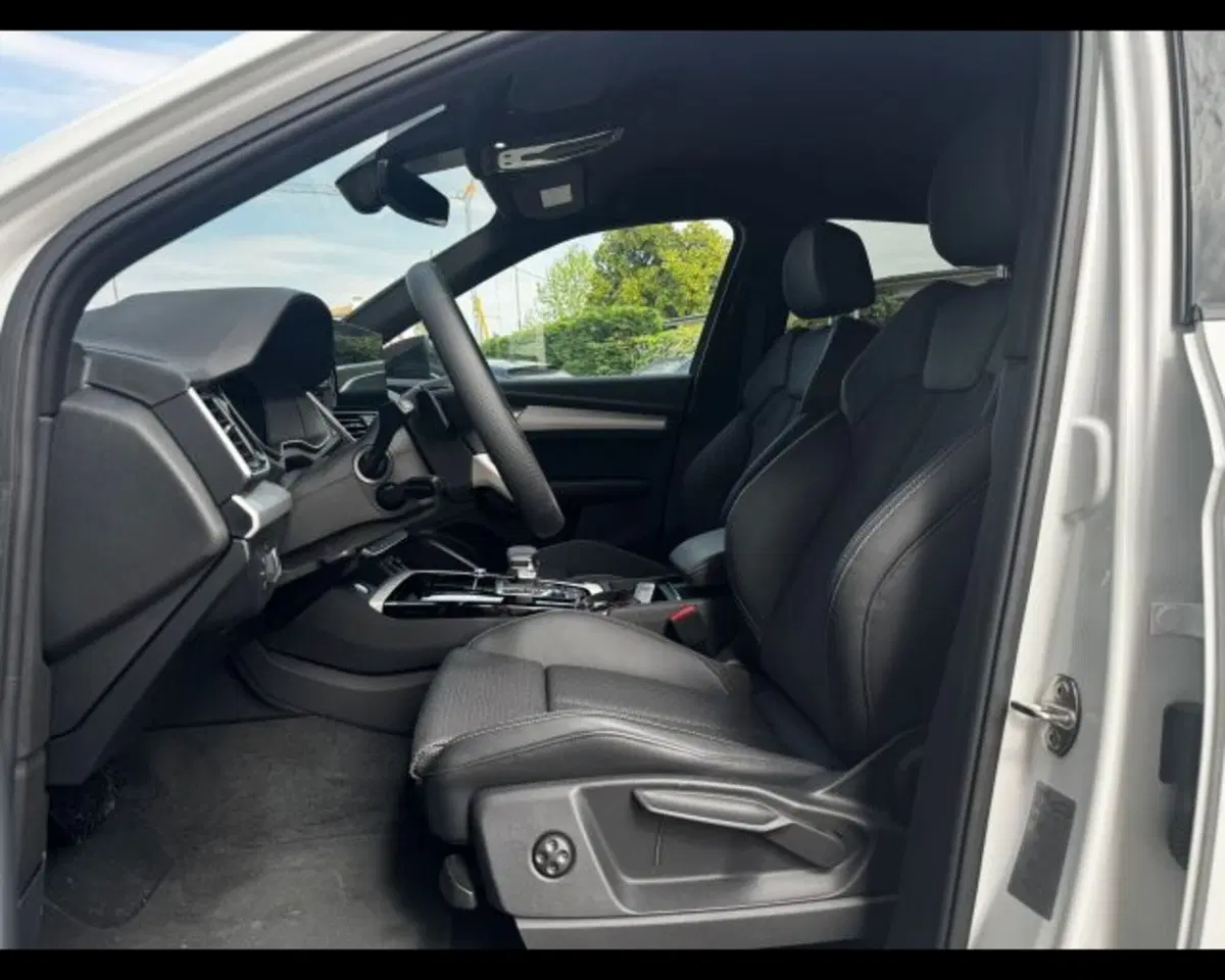 Audi Q5 Sportback nuova a Treviso (9)