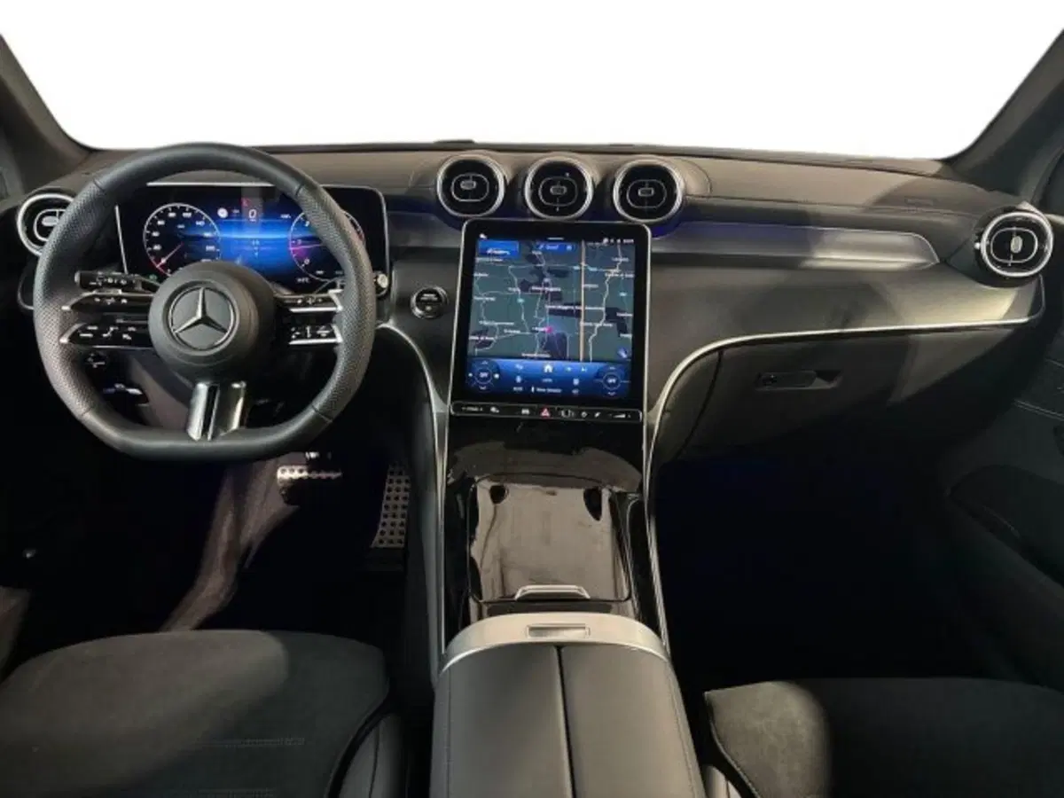 Mercedes-Benz GLC nuova a Bologna (13)