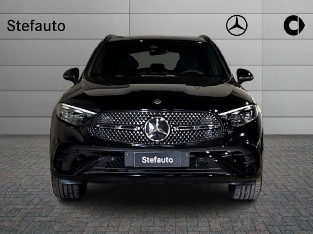Mercedes-Benz GLC nuova a Bologna (4)