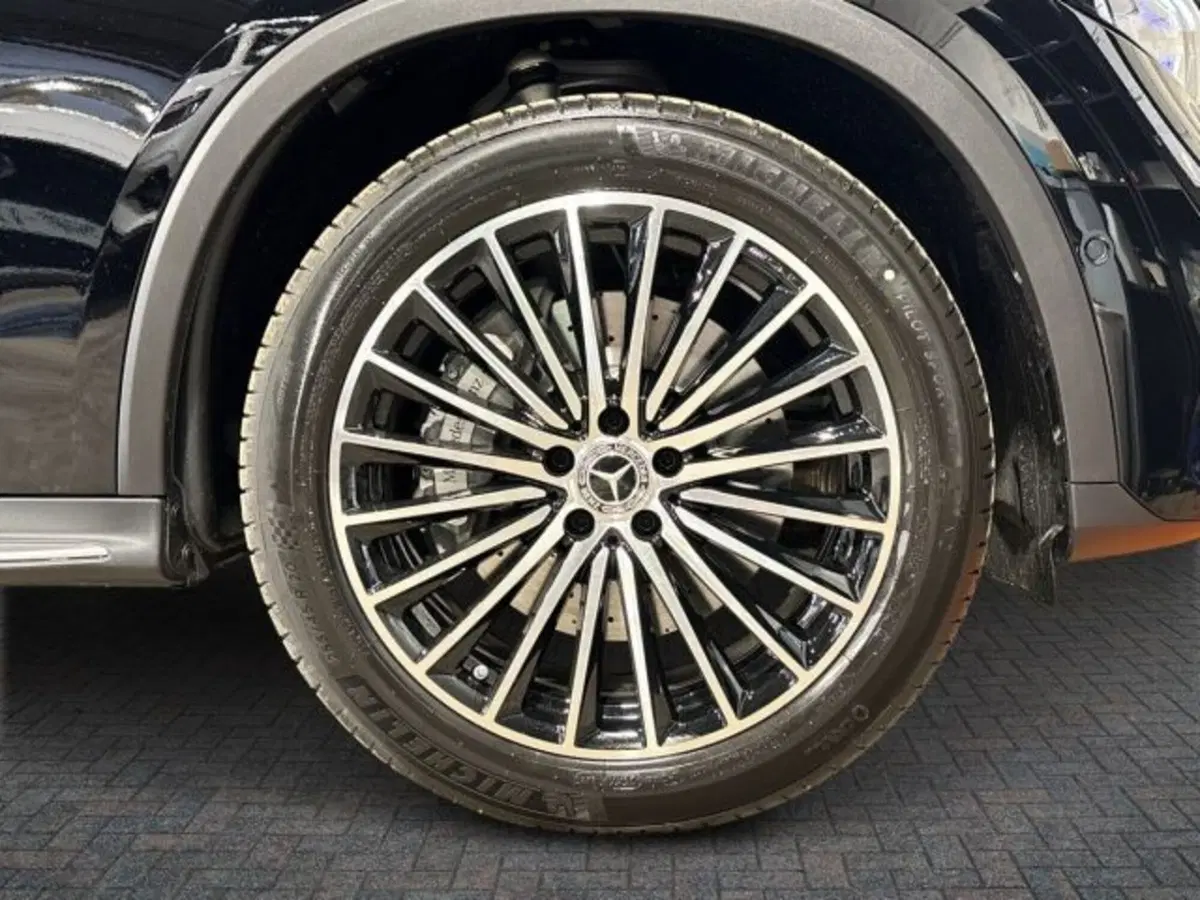 Mercedes-Benz GLC nuova a Bologna (8)