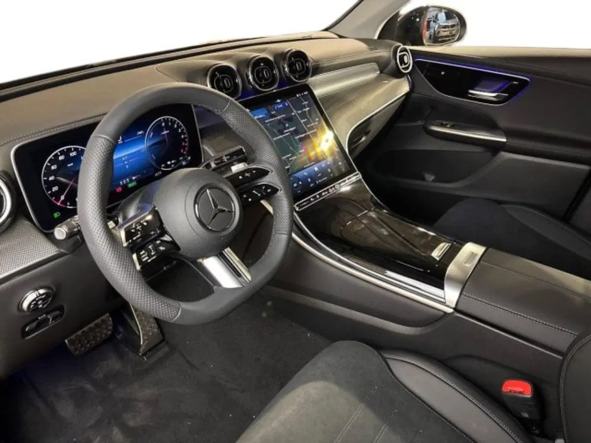 Mercedes-Benz GLC nuova a Bologna (11)