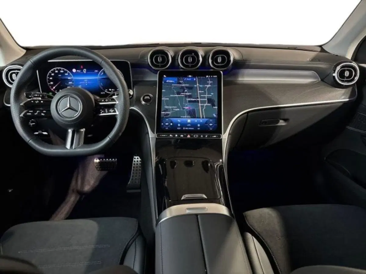 Mercedes-Benz GLC nuova a Bologna (13)