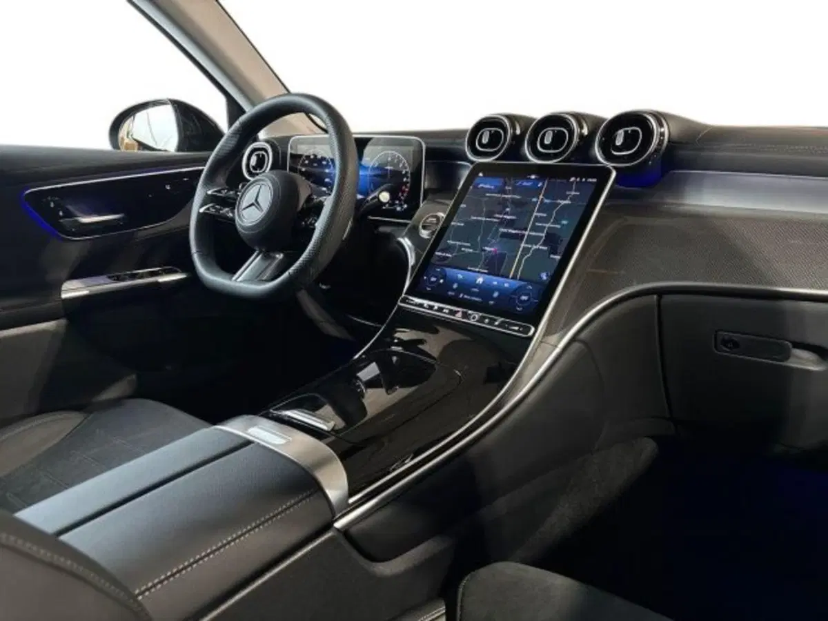 Mercedes-Benz GLC nuova a Bologna (15)
