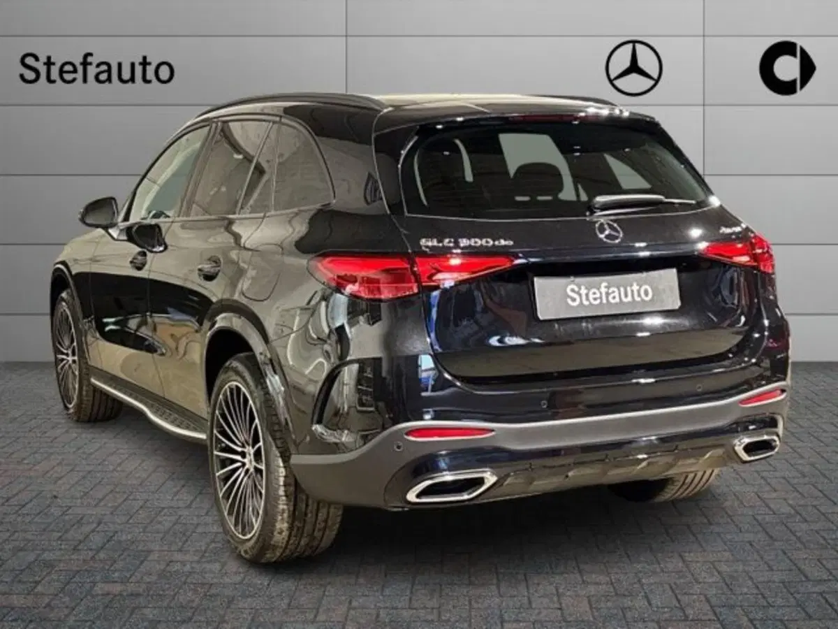 Mercedes-Benz GLC nuova a Bologna (5)