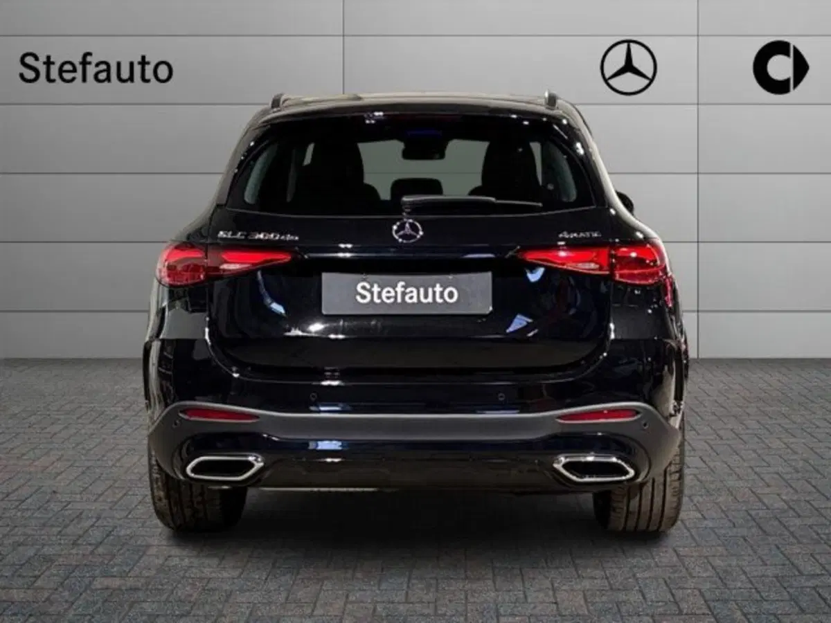 Mercedes-Benz GLC nuova a Bologna (6)