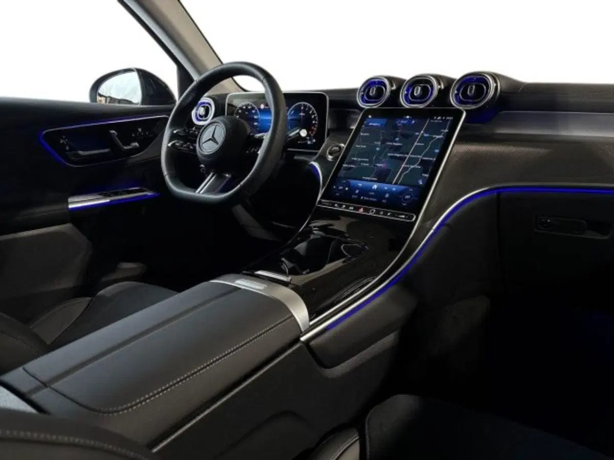 Mercedes-Benz GLC nuova a Bologna (15)