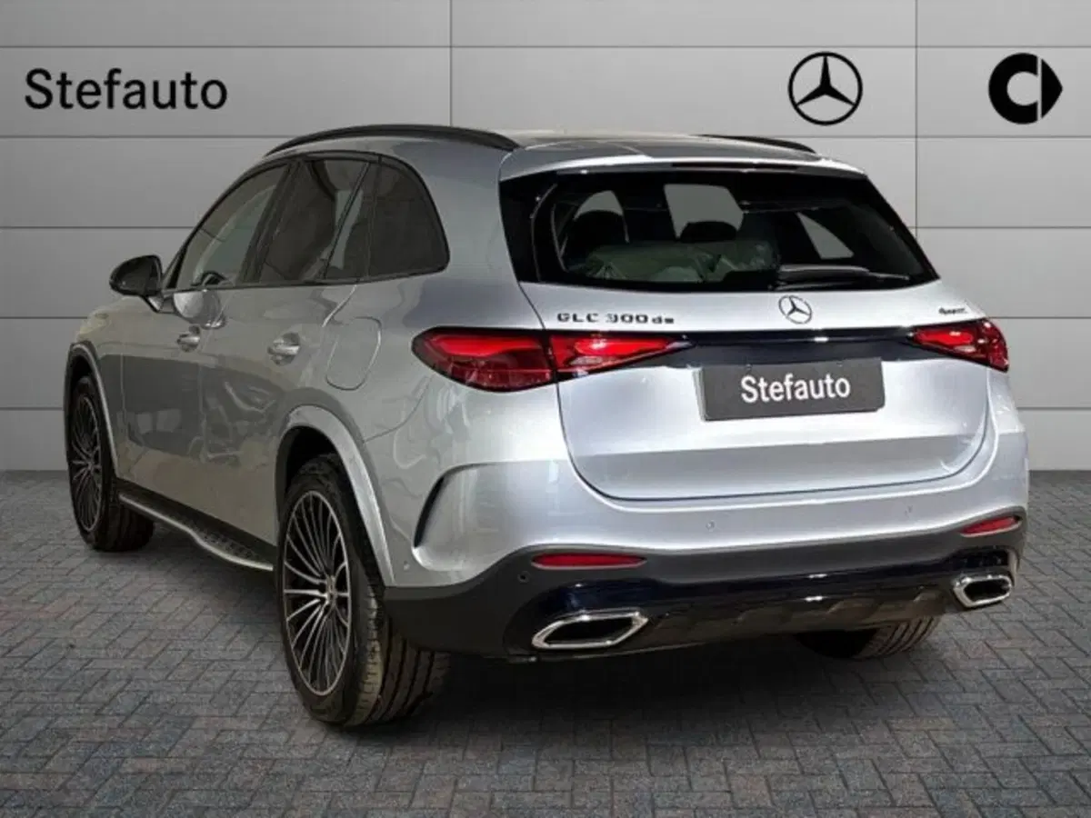 Mercedes-Benz GLC nuova a Bologna (5)