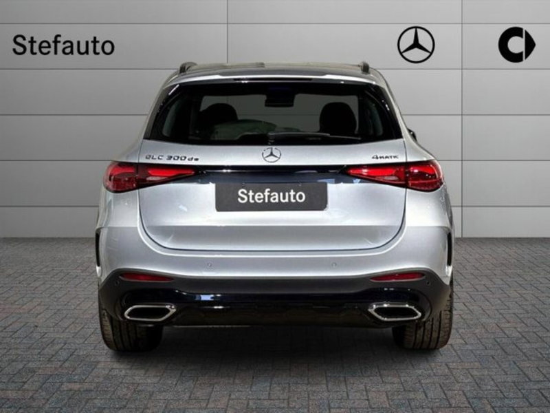 Mercedes-Benz GLC nuova a Bologna (6)