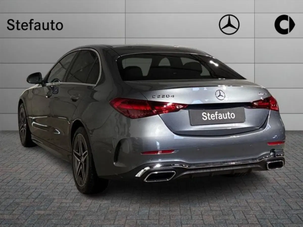 Mercedes-Benz Classe C nuova a Bologna (5)