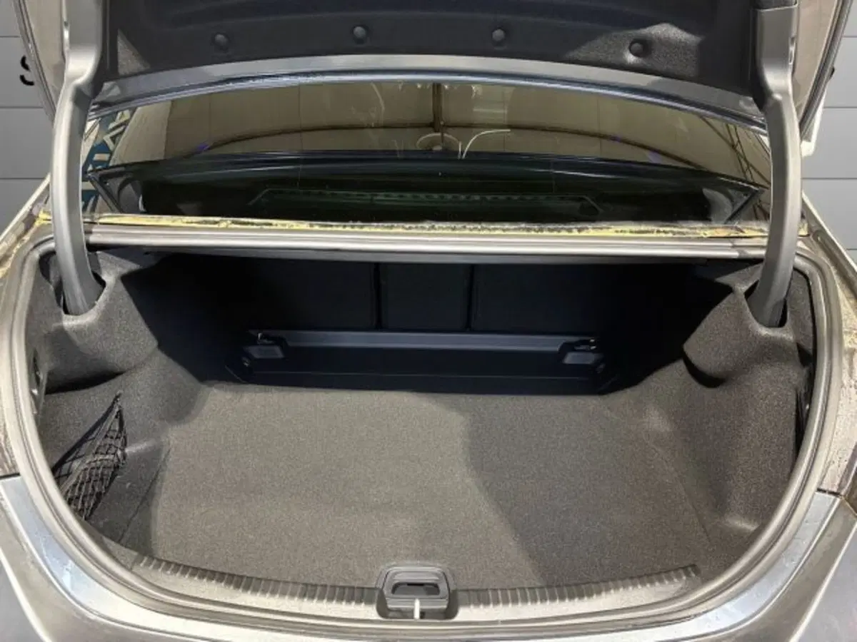 Mercedes-Benz Classe C nuova a Bologna (7)