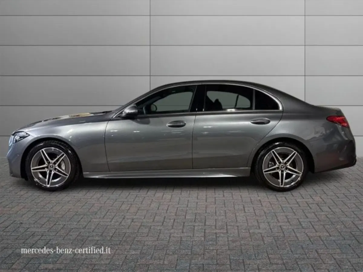 Mercedes-Benz Classe C nuova a Bologna (6)