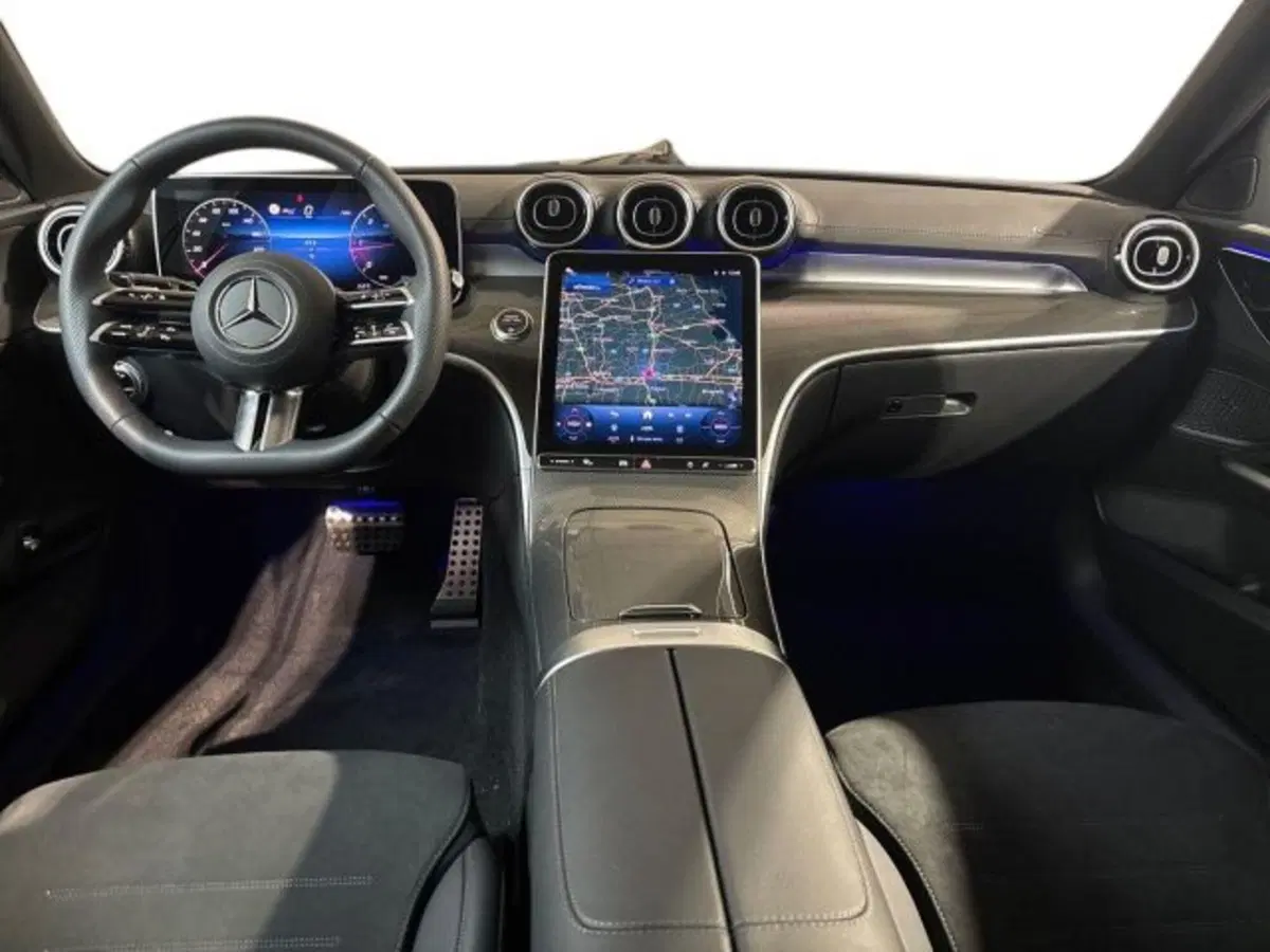 Mercedes-Benz Classe C nuova a Bologna (9)