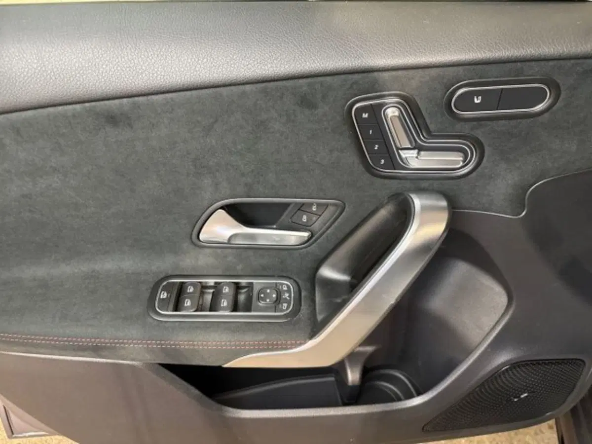 Mercedes-Benz Classe A Sedan nuova a Bologna (10)