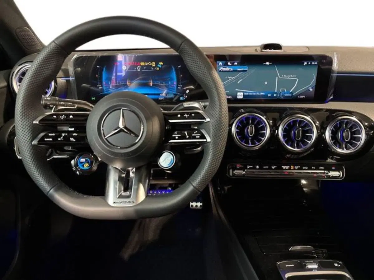 Mercedes-Benz Classe A Sedan nuova a Bologna (14)