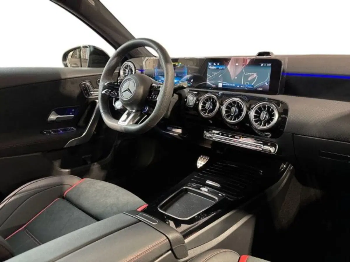 Mercedes-Benz Classe A Sedan nuova a Bologna (15)
