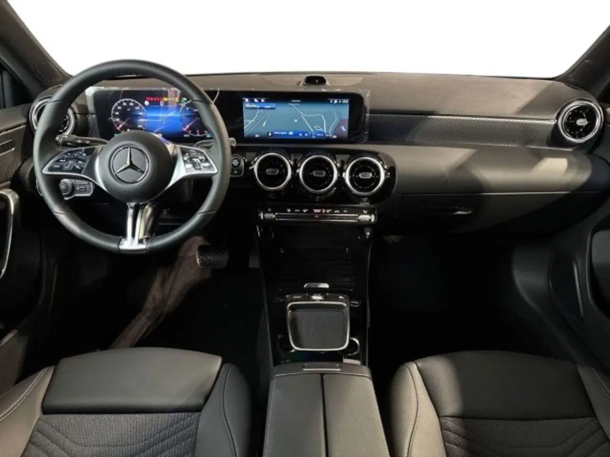 Mercedes-Benz Classe A nuova a Bologna (13)