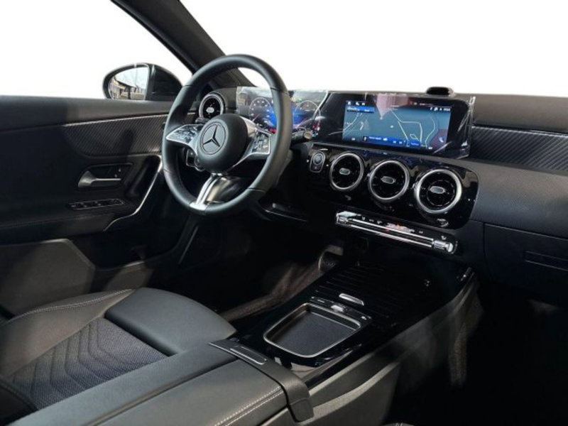 Mercedes-Benz Classe A nuova a Bologna (15)