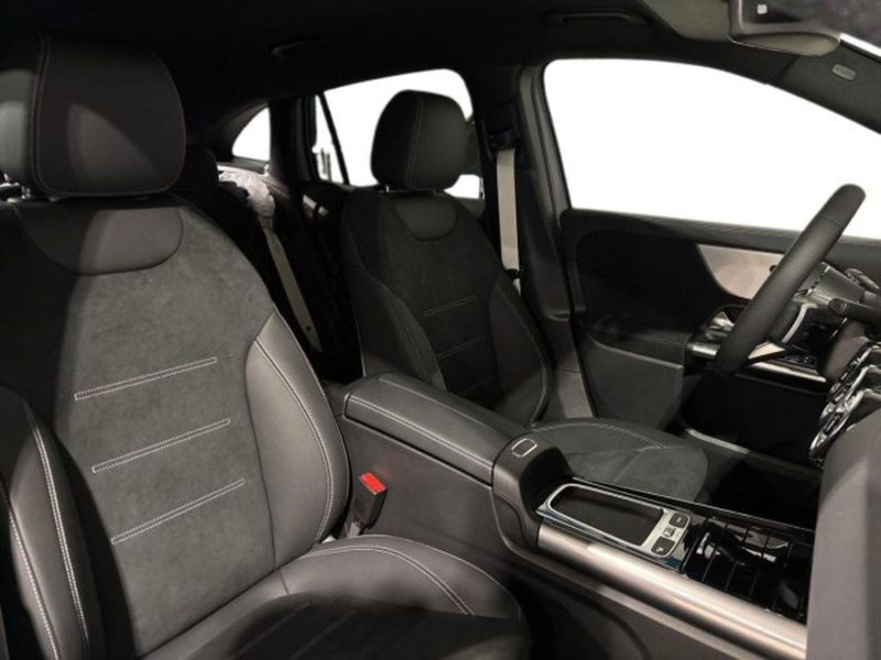Mercedes-Benz GLA SUV nuova a Bologna (16)