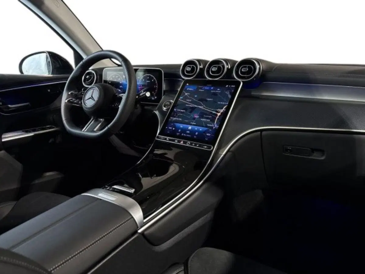 Mercedes-Benz GLC nuova a Bologna (15)