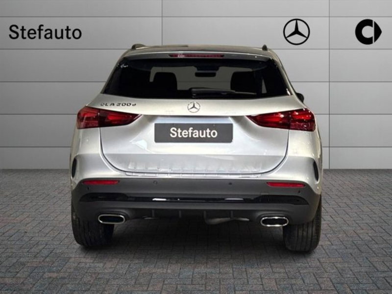 Mercedes-Benz GLA SUV nuova a Bologna (6)