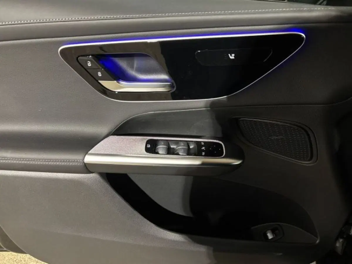Mercedes-Benz GLC nuova a Bologna (10)