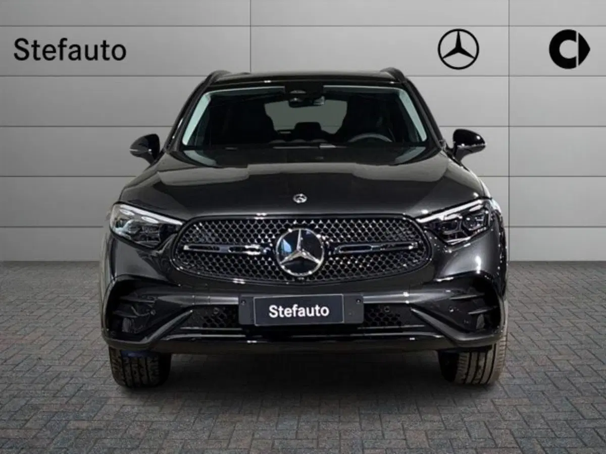 Mercedes-Benz GLC nuova a Bologna (4)