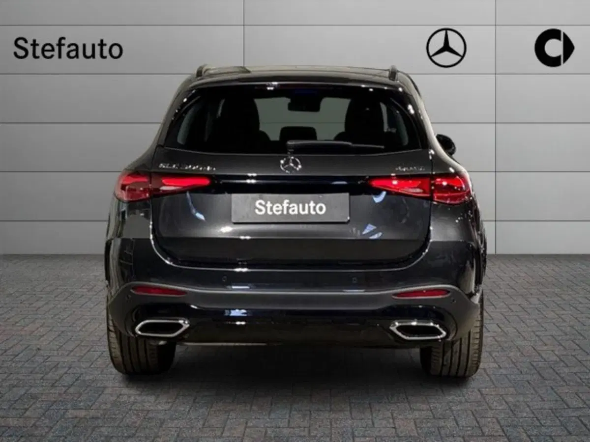 Mercedes-Benz GLC nuova a Bologna (6)