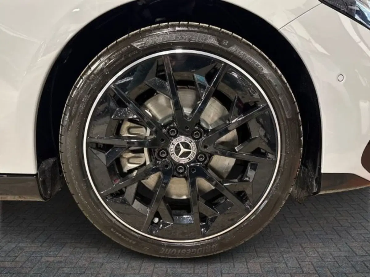 Mercedes-Benz CLA EQ nuova a Bologna (8)
